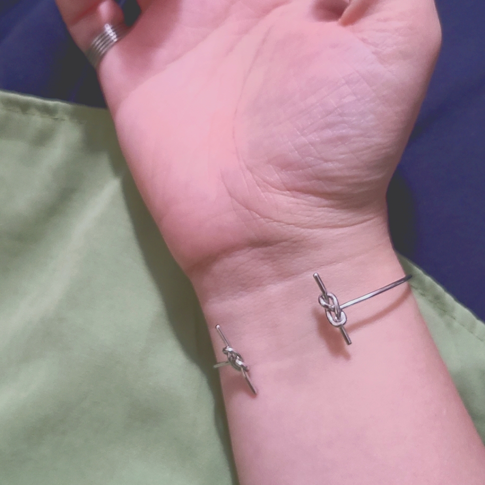 Thin Knoted Cuff